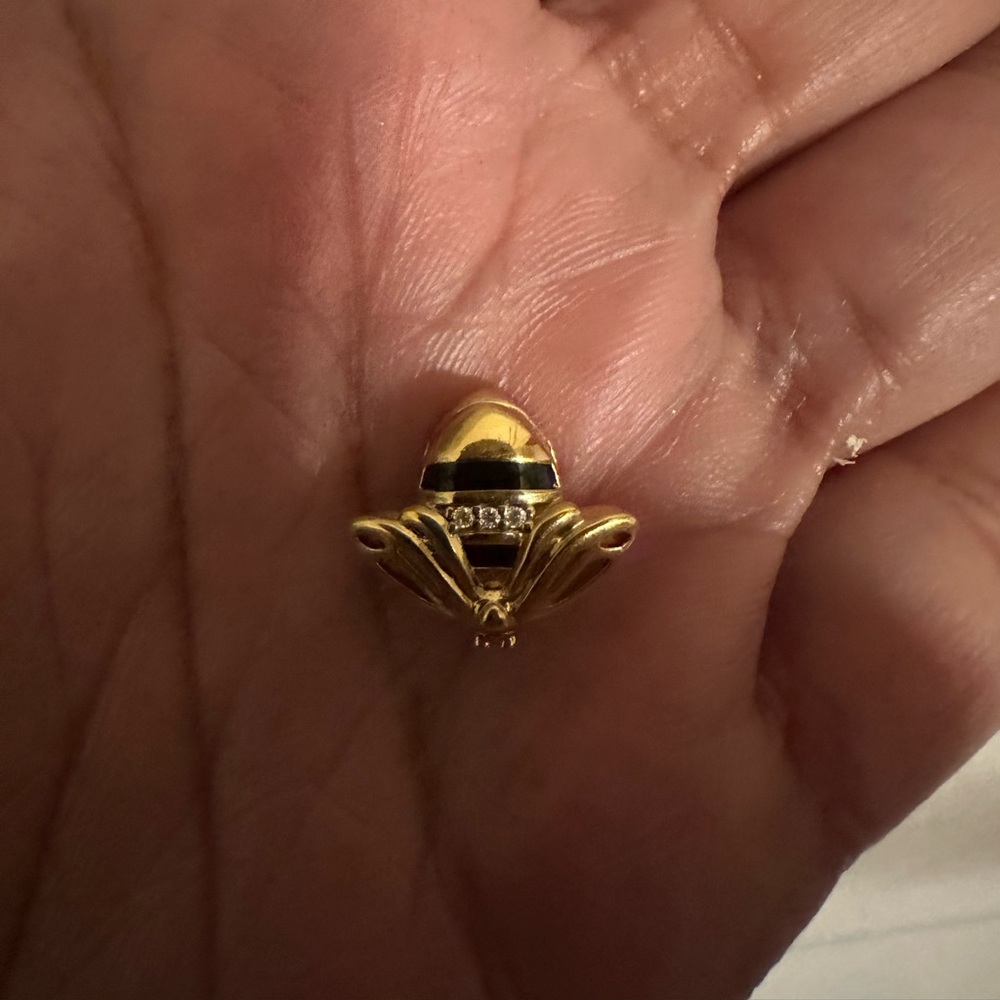 Pandora Bee 🐝 charm